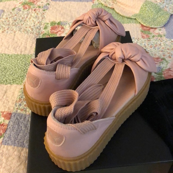 Fenty Puma Bow Leather Creeper Sandal, Silver Pink - Picture 4 of 4